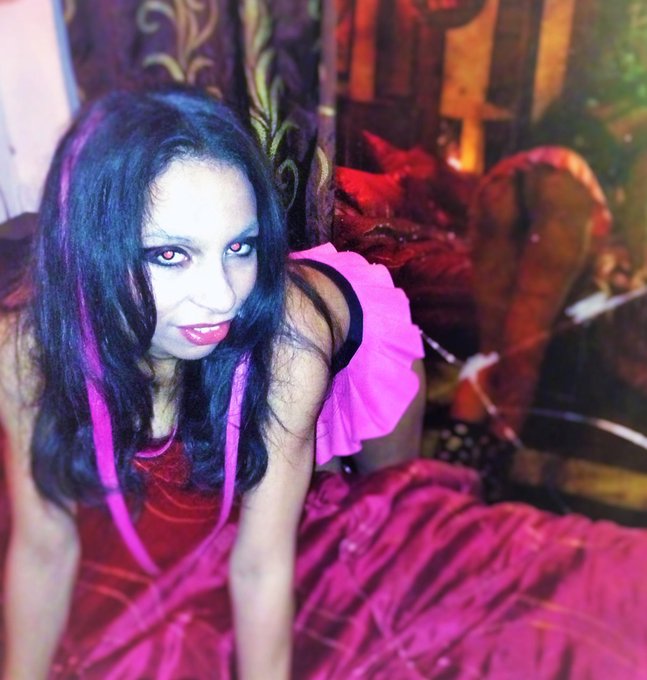 Hey, so im totally new on Twitter, an erotic glamour and lingerie model, would appreciate any advice<a href="/tag/babe"class="tags"><span>#babe</span></a><a href="/tag/livesex"class="tags"><span>#livesex</span></a>