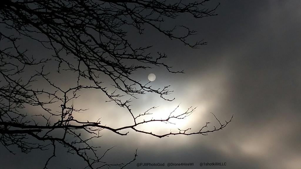 PJIIPhotoGod's tweet photo. @PhotoLately @DiscoverWI @sun #AprilFools #BestDayEver #BieberRoast #Fast7 #HumpDay #sunrise #TheFlash #FindingCarter http://t.co/Fi6cX3VcLL