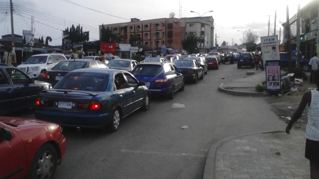 TheRealMarvis's tweet image. Smh.. Because, Curfew. RT @TouchPH: [17:52] Traffic from Rumuola junction towards Rumuokwuta. #TrafficMap