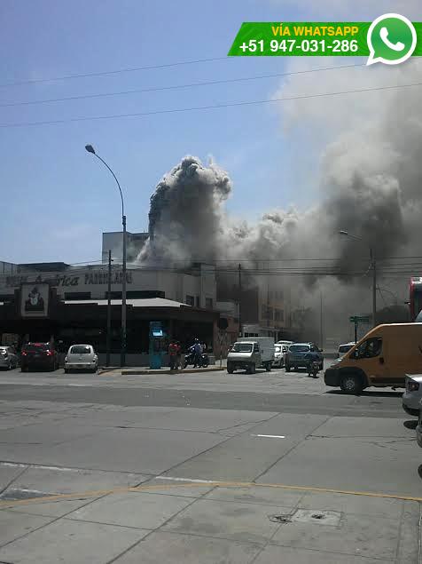 Mag_ECpe's tweet image. LO ÚLTIMO: #Incendio en pollería de la cuadra 51 de la Av. Benavides - vía #WasapEC