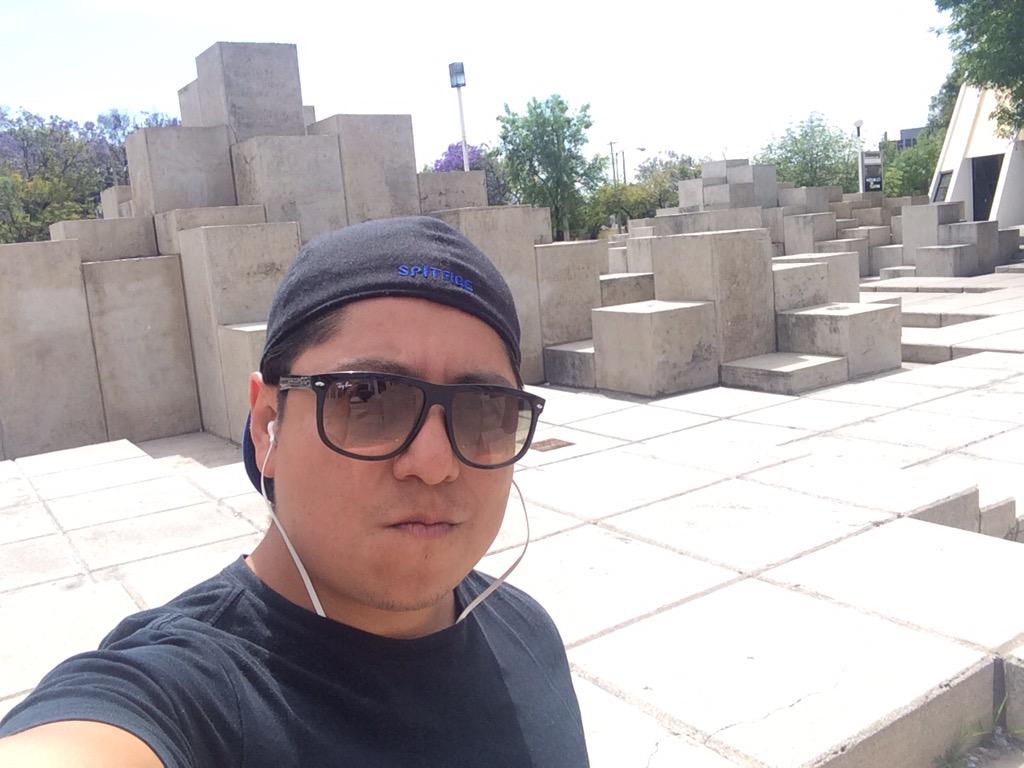 AddanPK's tweet photo. Alguien esta listo para desmadrarse en esta chulada de spot! #BMCrew #KeepJumping http://t.co/SJ2k8h0vNN
