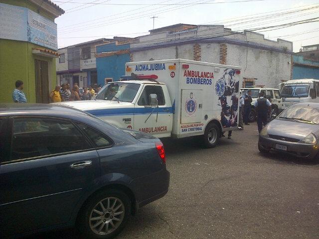 samuelcruzm's tweet photo. Accidente x Barrio San Carlos. @171Tachira, @pctachira, @tachirauto, @30minutostrt, @Tachira24horas, @TachiraNews. http://t.co/3yn87C4cet