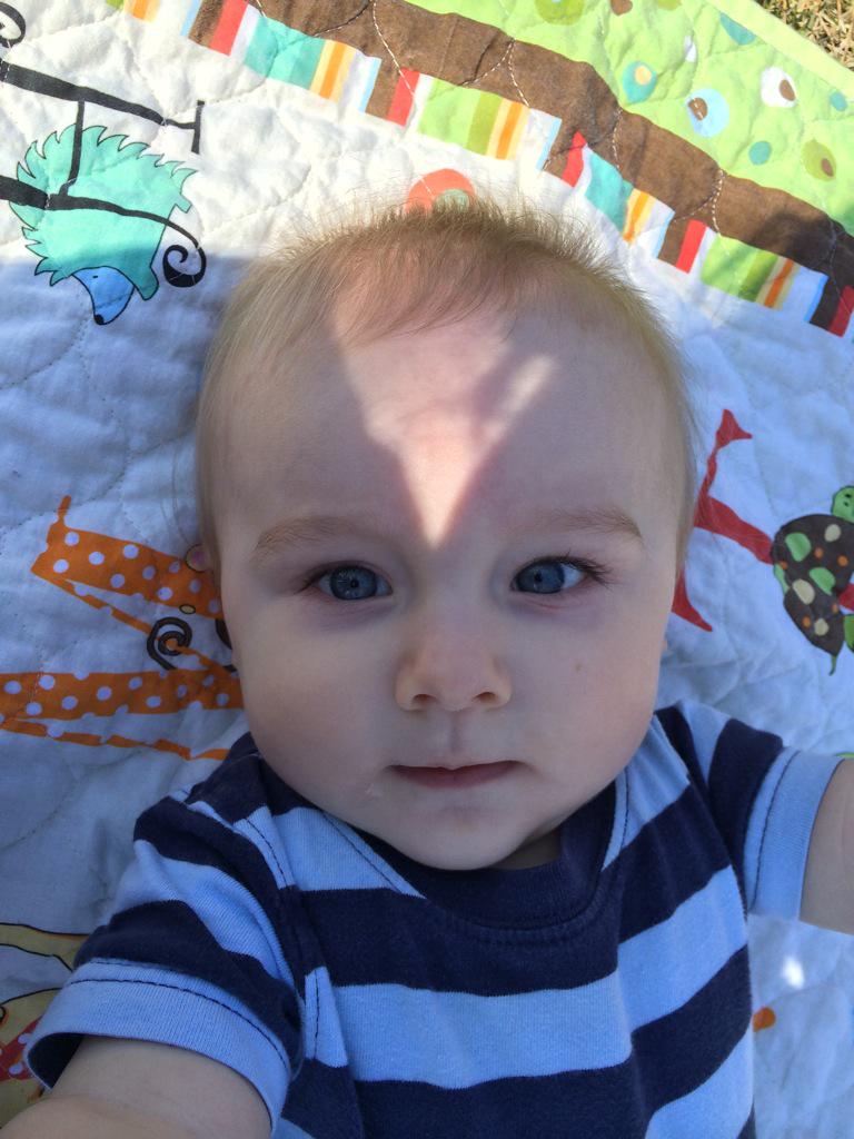 FinnFlick's tweet photo. Seellfiiieee #babyselfie http://t.co/M9AhxMbFUV