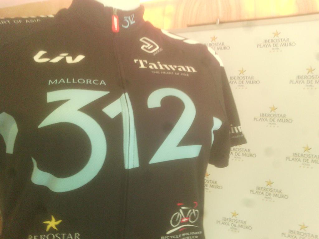 En la presentacion del mallot de la #mallorca312 2015. Camera2sport siempre con la 312