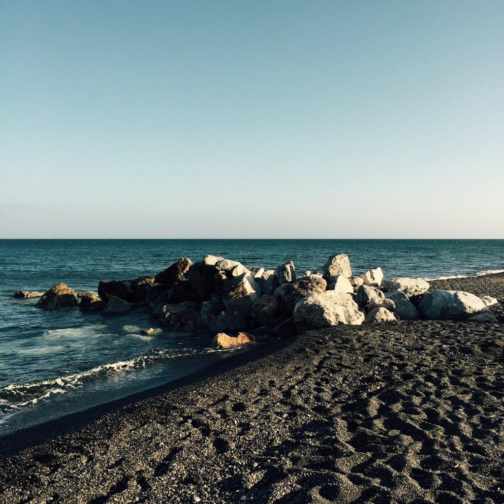 ShortSal's tweet photo. Black Sand Beach #SB2015 #GreekLife #therealkind #butactually http://t.co/w0DobcmDKu