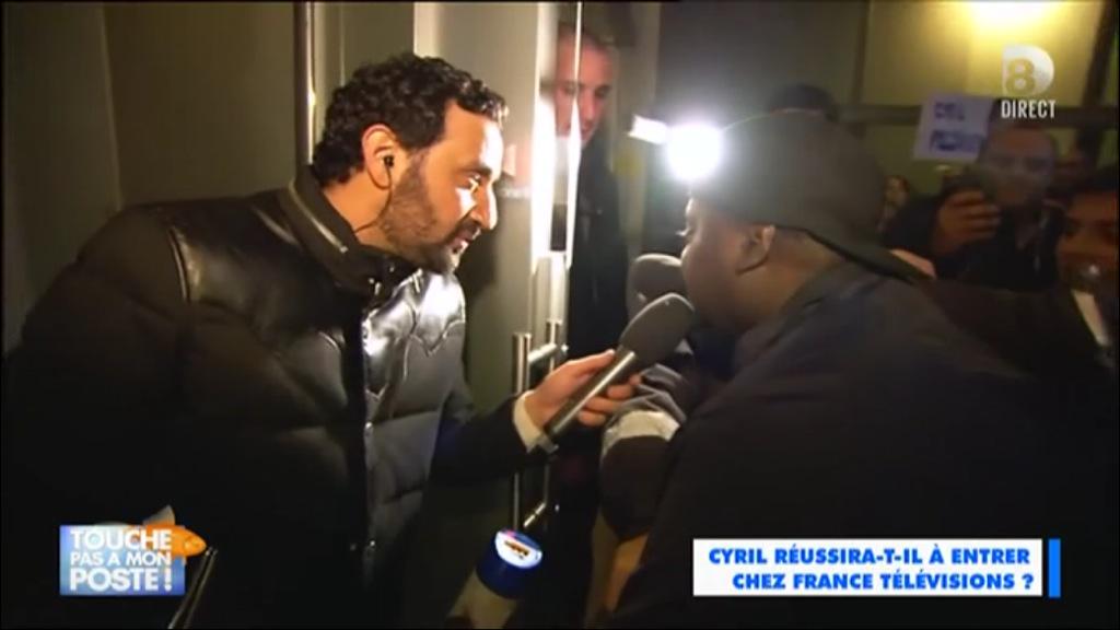 TBT9_W9's tweet photo. Et @IssaDoumbia qui dit : "Laissez-nous rentrer je vous donne 50€ !" #TPMP #HanounaPresident http://t.co/u2bPUvYiep