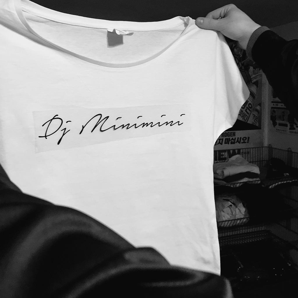 TheLowCloth's tweet photo. Trajabajando para @DjMiniMiniSpain #DJMINIMINI #TheLowCloth sacando mas prendas !! http://t.co/i1J1Fa9Jwi