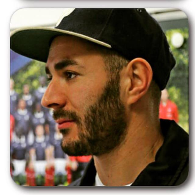MrsElena_M's tweet photo. #KB9 #KB10 #KB #BenzemaPerfectPlayer #Benzema #KarimStyle @Benzema 😍😍😍 http://t.co/QjN6eNwSrF