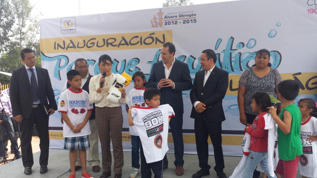 guerreratorres's tweet photo. @leonel_luna @AmilcarGanado Gracias por la invitación a la inauguración  #ParqueAcuáticoLasÁguilas http://t.co/eofM1Ry7ks