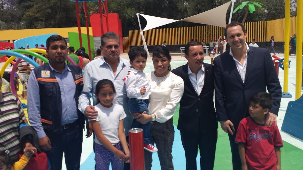 guerreratorres's tweet photo. @leonel_luna @AmilcarGanado Gracias por la invitación a la inauguración  #ParqueAcuáticoLasÁguilas http://t.co/eofM1Ry7ks