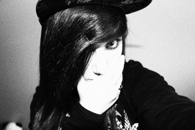 So.. old.. I miss having 32,000 people behind me. http://t.co/9JVJR6U3KP