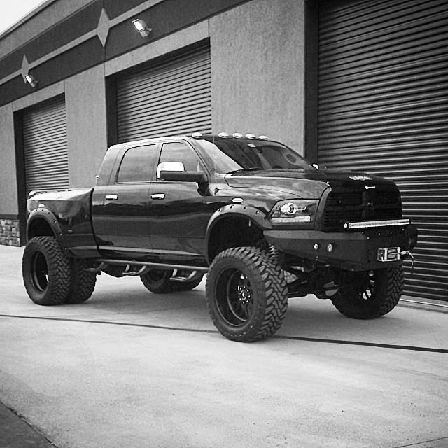 NFABINC's tweet photo. N-DuraStep Bed Access on the N-Fab Dodge Dually.
#twitter #dodgetrucks #ndurasteps #stepsystems http://t.co/Kwc3wqCdqw
