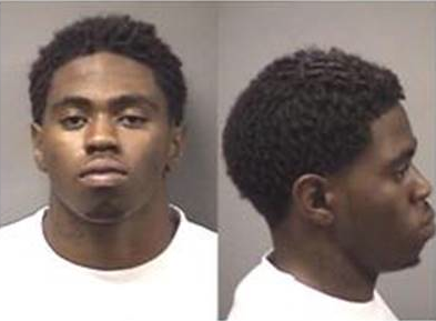 WGNNews's tweet photo. #BREAKING Kankakee girl, 15, found safe; search continues for escaped murderer http://t.co/aEBZ7y3y1c http://t.co/IVejVZwy0U