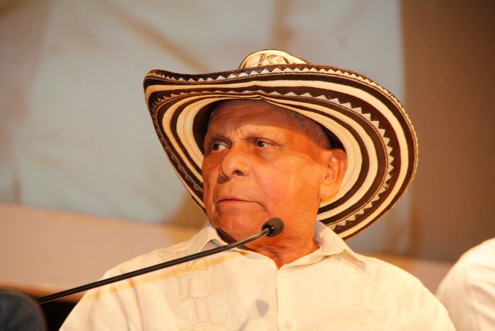 AdolfoLaleyenda's tweet photo. Sabías que La Hamaca Grande impulso a Adolfo Pacheco en lo años 70 @canalvallento http://t.co/SdRpVonIv3