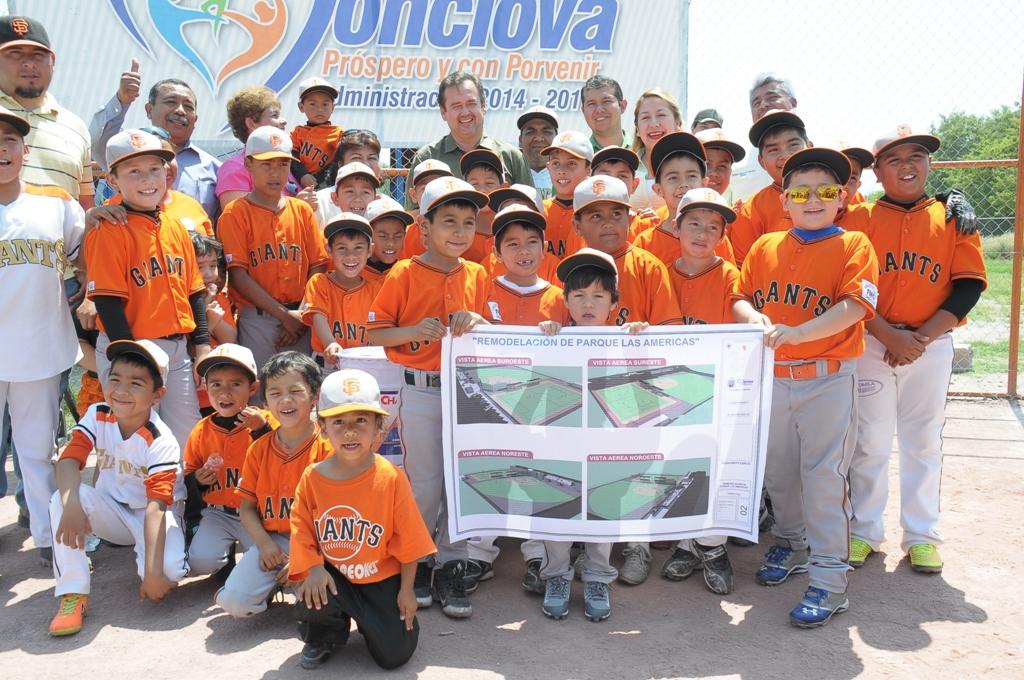 licgerardo's tweet photo. Apoyando el deporte, se invertirán 9.5 mdp en parque las Américas y se construirá una cancha de fútbol #Monclova http://t.co/nq7MnrZxld