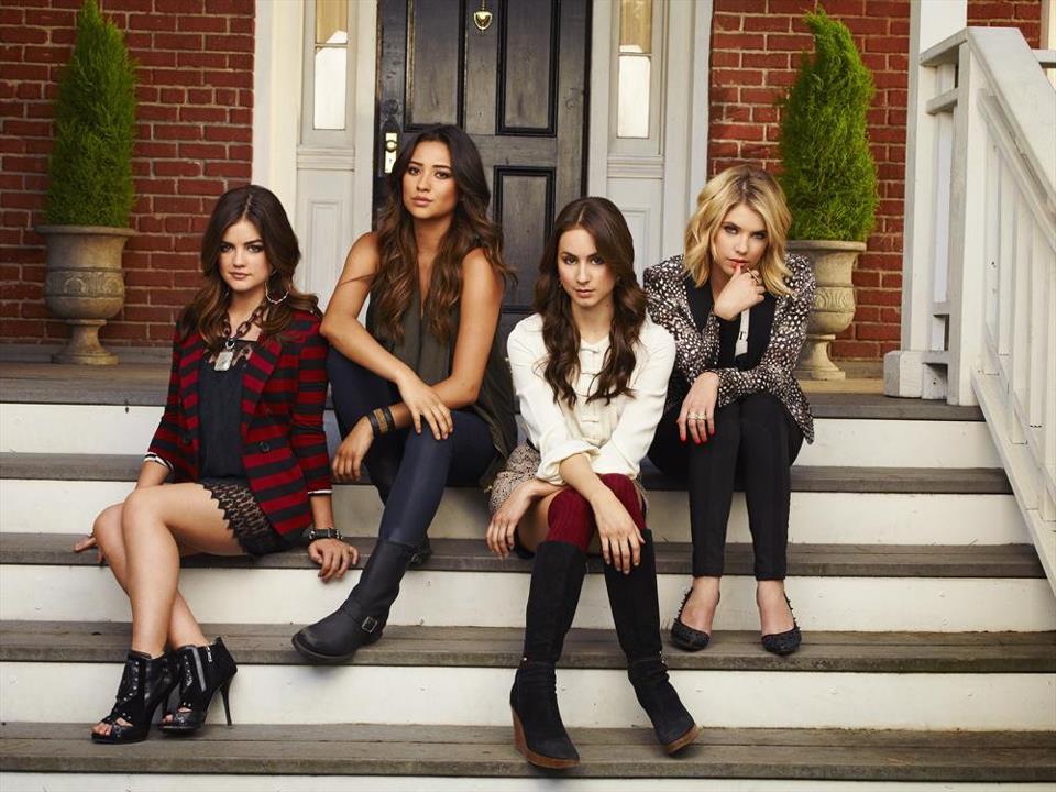 BuzzFeedCeleb's tweet photo. Which Pretty Little Liar Should Be Your BFF? http://t.co/vSgMNodijv @ABCFpll #PLL http://t.co/TMV60SdRH6