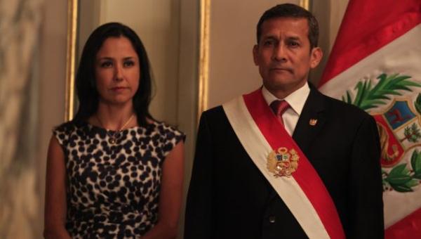 teleSURtv's tweet photo. #EnClaves | 10 claves para entender la crisis del Gobierno de @Ollanta_HumalaT | http://t.co/Jn12A7F74j http://t.co/4DbprFMSB7