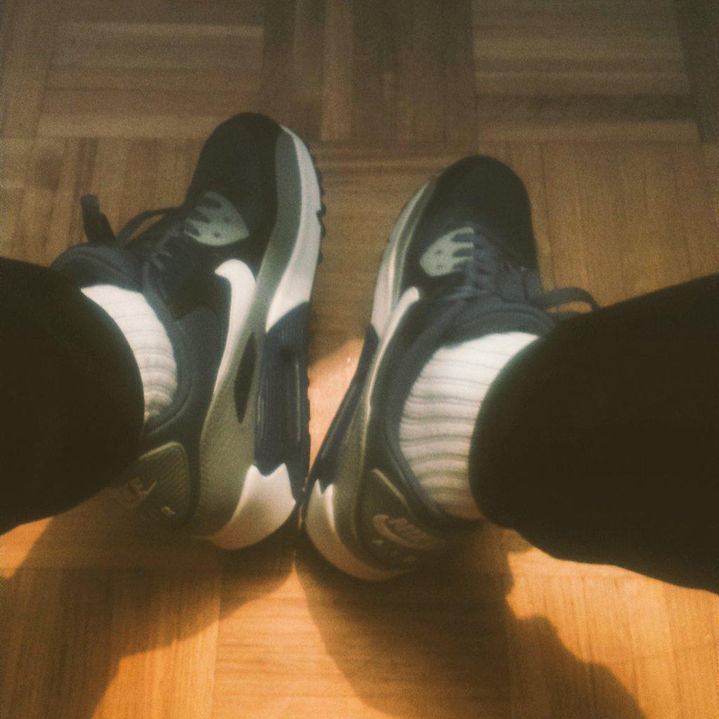 F1L1P34's tweet photo. New Kicks 👌👌👌💪💪💪 http://t.co/1YwYt3HmeT
