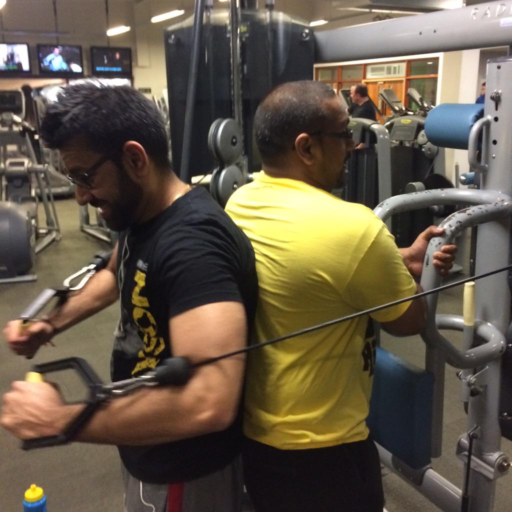 reemesh's tweet photo. @cheekyprit prit working hard and @t2run providing support #TeamLSBR #lsbr @LSBRofficial #gains #chest #gym #arms http://t.co/nwDDHkTGMJ