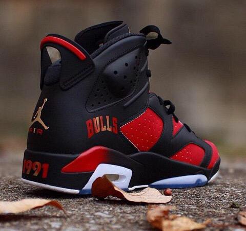 SneakerHooked tweet picture