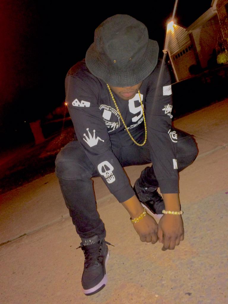 ElroyJetsonIII's tweet photo. #Stussy X #BucketHat X #Flight91' #Crocodile X #GoldChain X EmbellishNYC http://t.co/ENkhWSToWj
