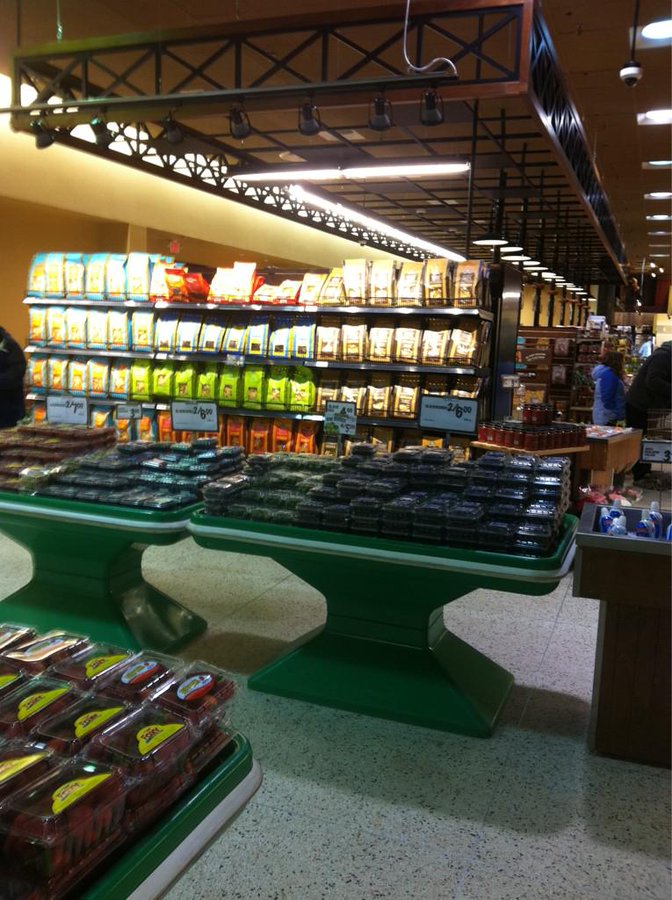Andrew King Singing Farm Boy Character Removed From Merivale Mall Store Ottawastart Com