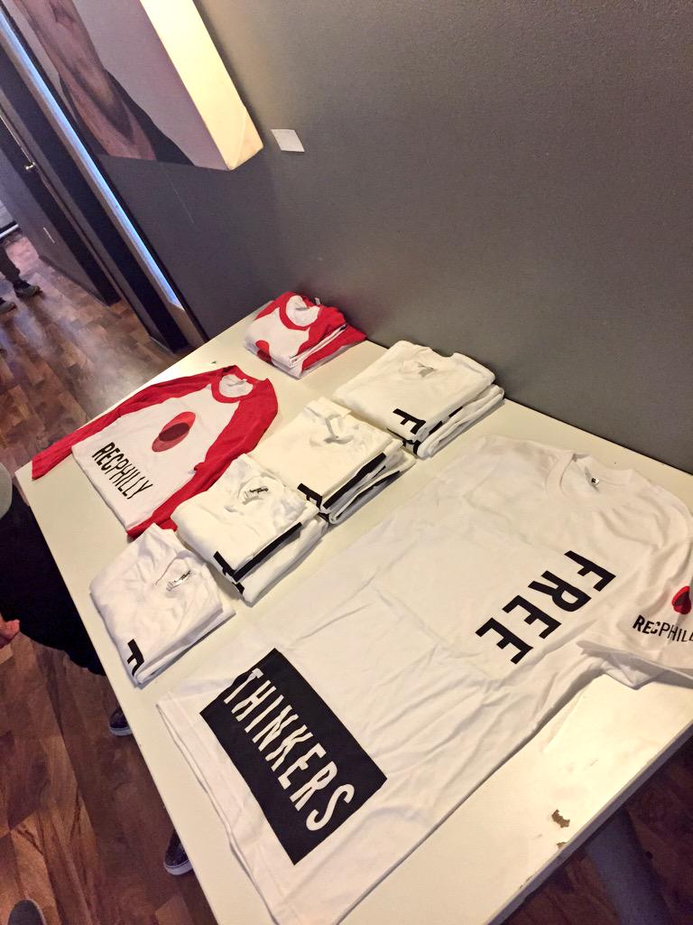 BeanoFrench's tweet photo. “@RenaissanceReez: #RECphilly &amp; @SaveMovement gear on deck. #IntroEvent #30FOR30 http://t.co/fQZPnlYLl0” very dope