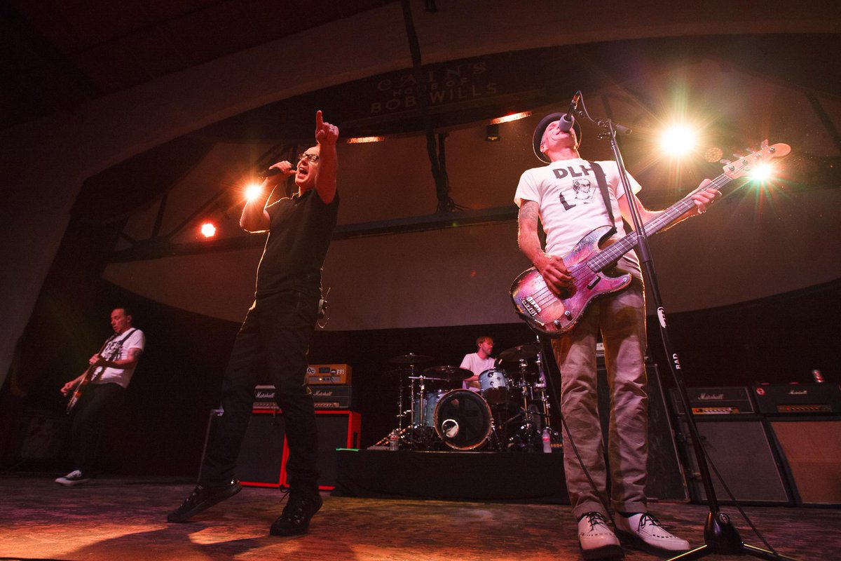 photopyle's tweet photo. Bad Religion​ brought punk back to the old Cain's Ballroom​ tonight :) @badreligion #BadReligion @CainsBallroom #Punk http://t.co/hkAmUoWvLH