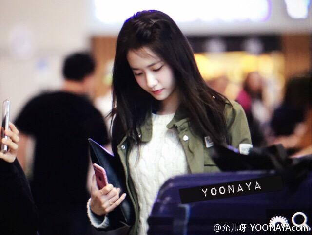[PIC][02-04-2015]YoonA trở về Hàn Quốc vào trưa nay CBj1fetVEAAh-ae