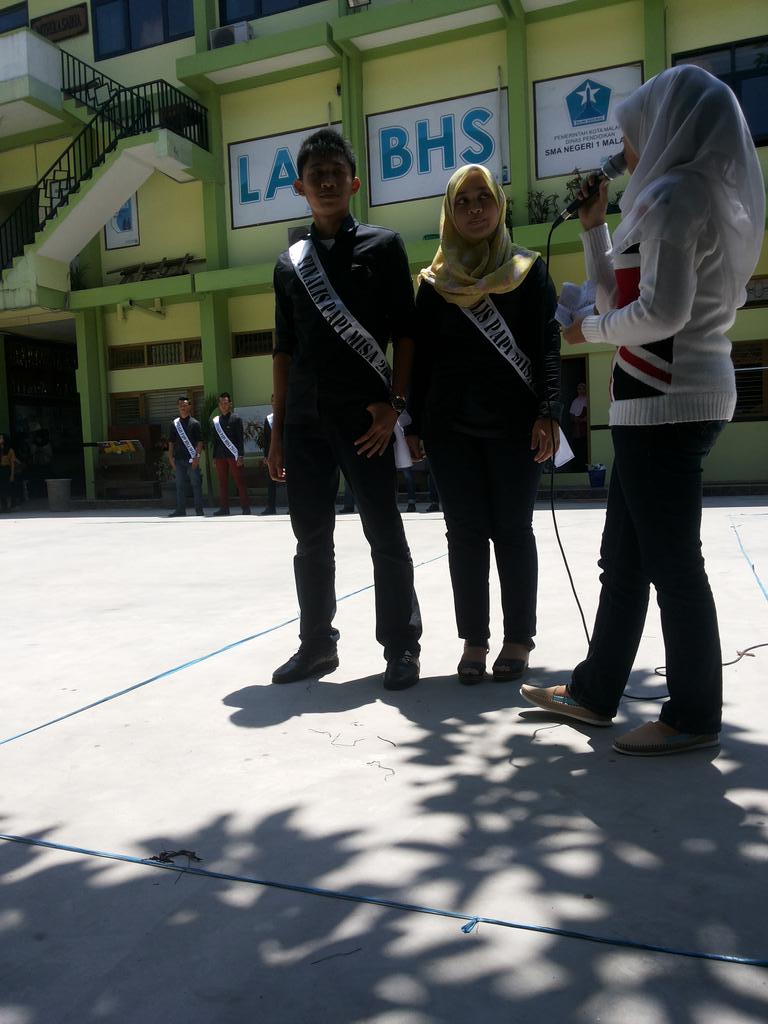 osismisa's tweet photo. Pasangan pertama #PapiMisa2015 yaitu Devi dan Bintang http://t.co/cUExQVJ2dK
