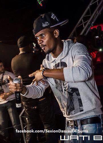 DjeHugues's tweet photo. Tout le mOnde prétend avoir du talent mais #Blackm il est Biiiig http://t.co/7kSaW4yn4k