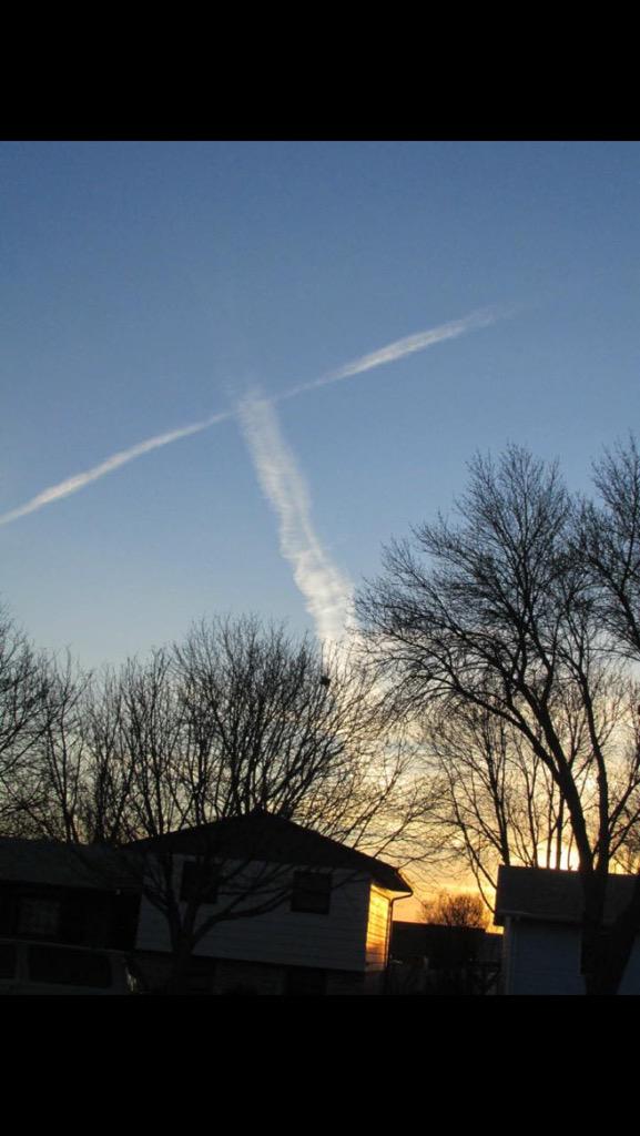 Justice4Tammy's tweet photo. Check out the "T" for Tammy in your hometown's sky last afternoon @tombrokaw. #dateline #justice4tammy #YHS-Alumni! http://t.co/mkdFn20Gul