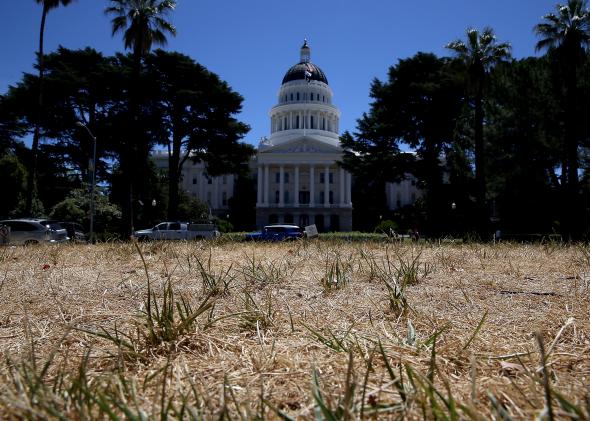 Slate's tweet photo. California's mandatory water restrictions let the agriculture industry off the hook. Bad move. http://t.co/95zX6H2os5 http://t.co/7CjHaPs5UJ