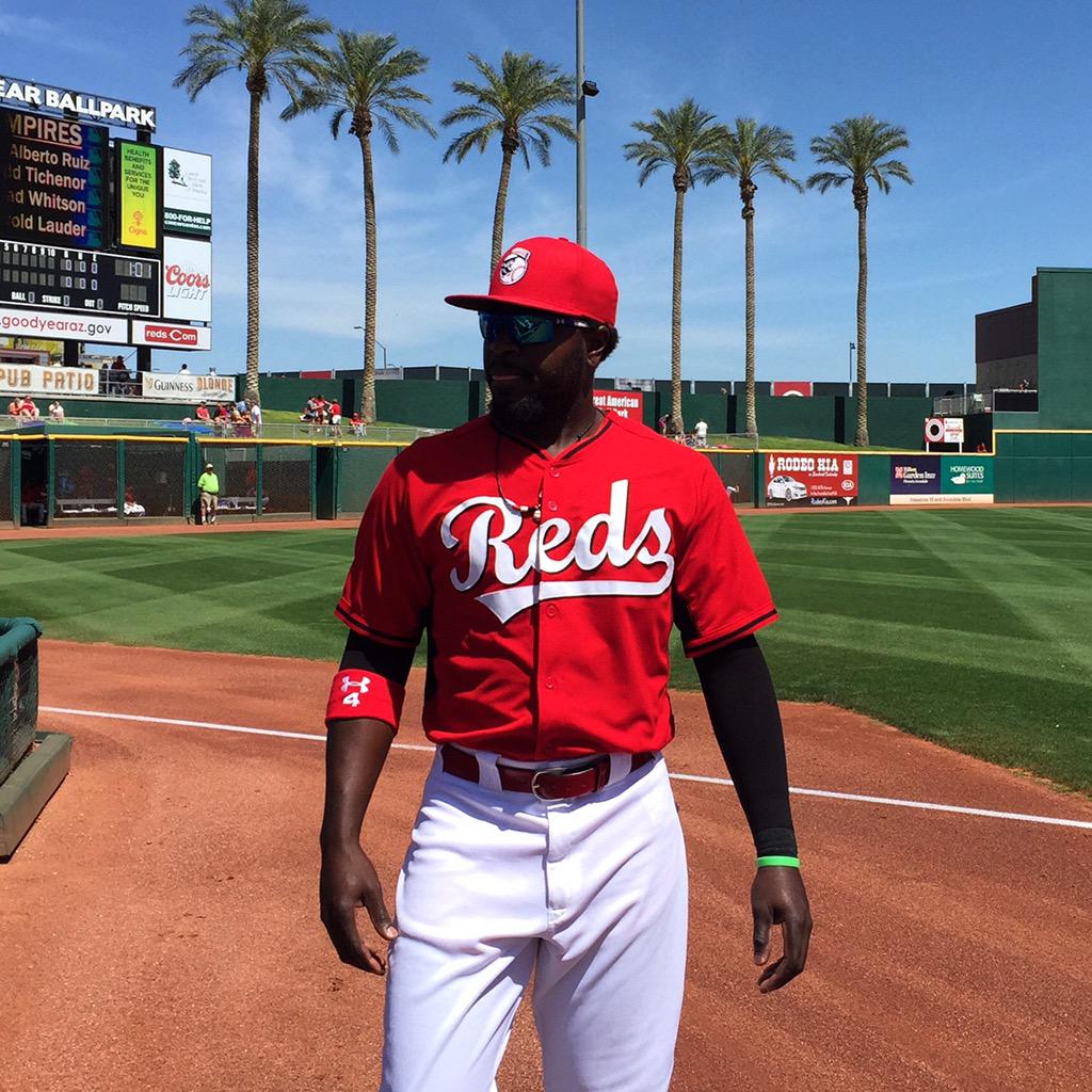 sjgill1's tweet photo. @DatDudeBP being badass!! Best 2nd baseman in the MLB. #cactusleague #reds #RedsSpring http://t.co/CAWWCONBUC