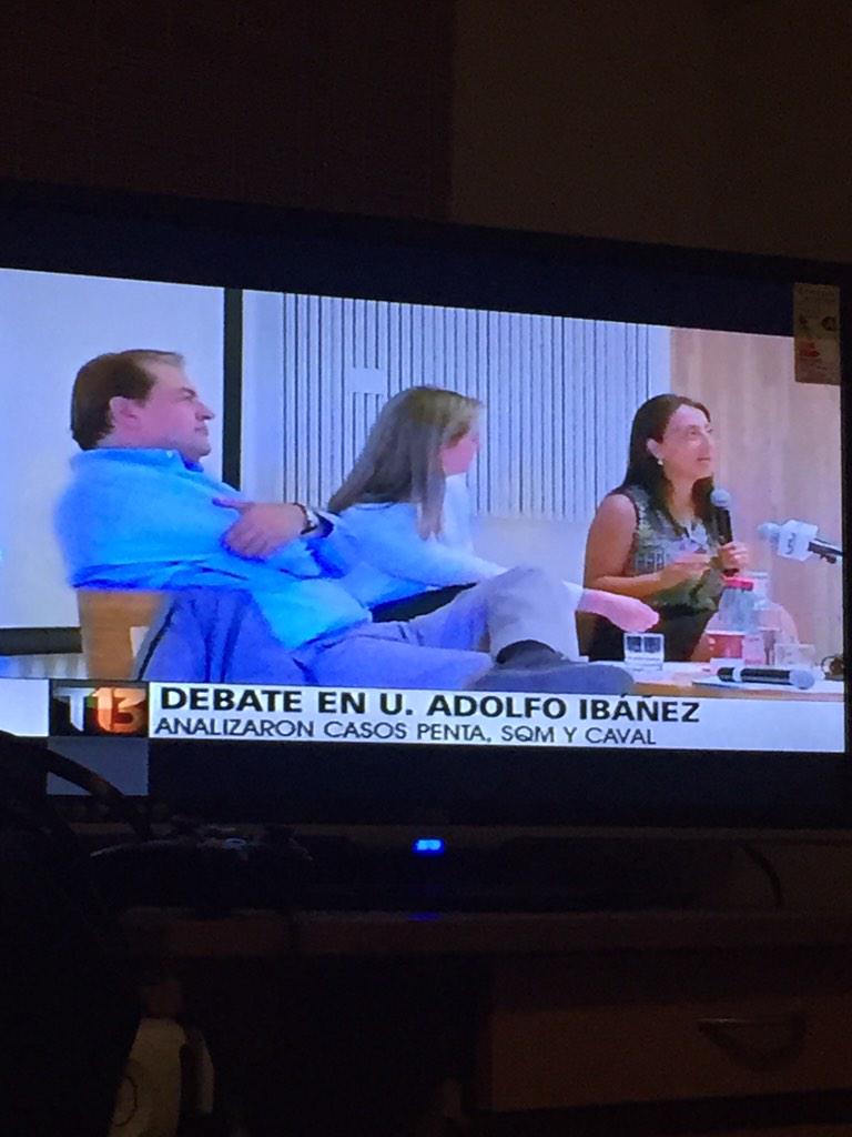 eltrueblock's tweet photo. El debate de @ceciperez1 y #franciscovidal en canal 13. Felicidades @periodismouai @UAI_VINA @2015Caep @ManeCarcamo 👏 http://t.co/xcQ4BiWkk1