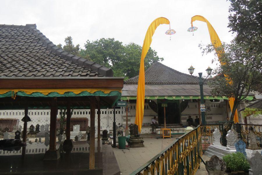 detikcom's tweet photo. #travelhighlight Ini 5 Alasan Anda Wajib Liburan ke Cirebon http://t.co/NHY4Fp6OPs via @detiktravel http://t.co/1woVEjuWjn