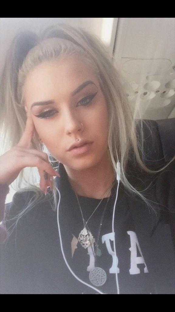 Dms always open..bored.