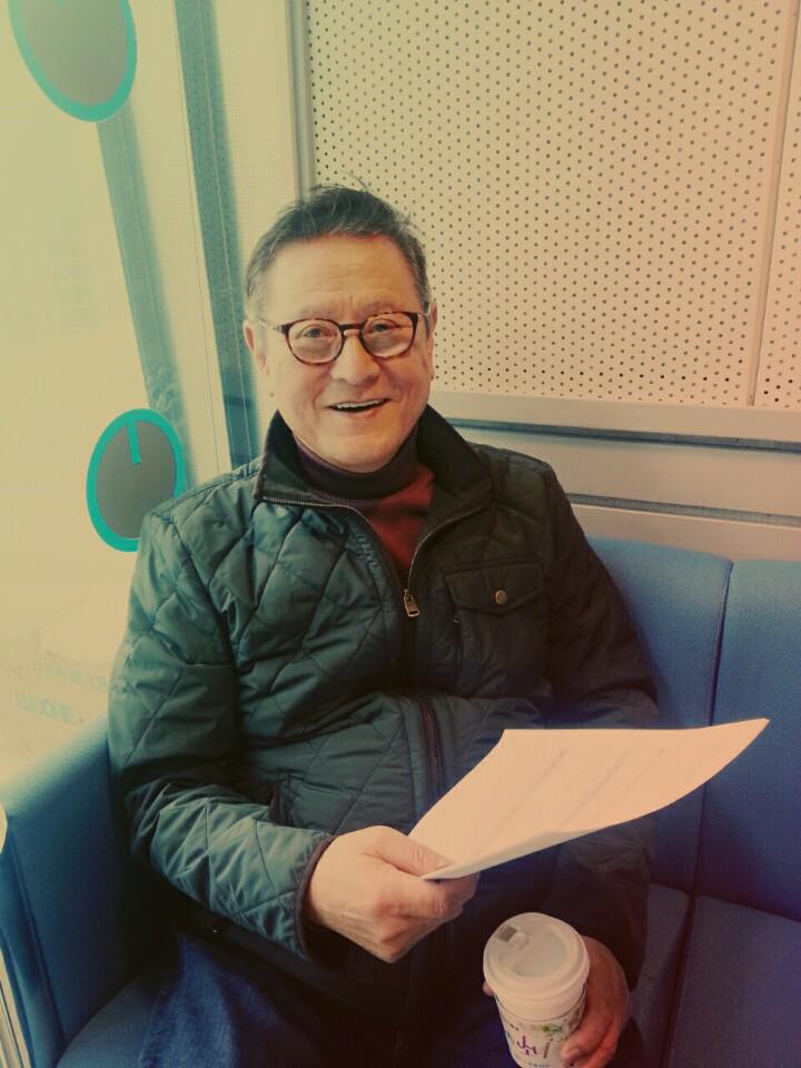 Cinetown's tweet photo. 4월 2일 목요일! 씨네초대석~! 로맨틱한 국민할배! 이 시대의 진정한 로맨티스트!!! 영화 <장수상회>의 박근형 선생님과 함께 합니다!! 아이고 아버지~ >< 사랑합니다(하트) http://t.co/tls0F9pqli