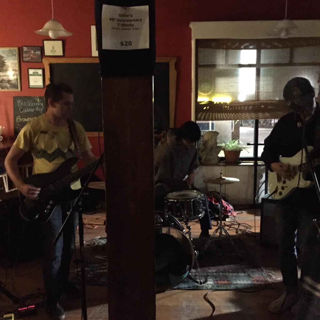 MultipleArtsCo's tweet image. Show's started! Skip Town slaying at Gillies rn