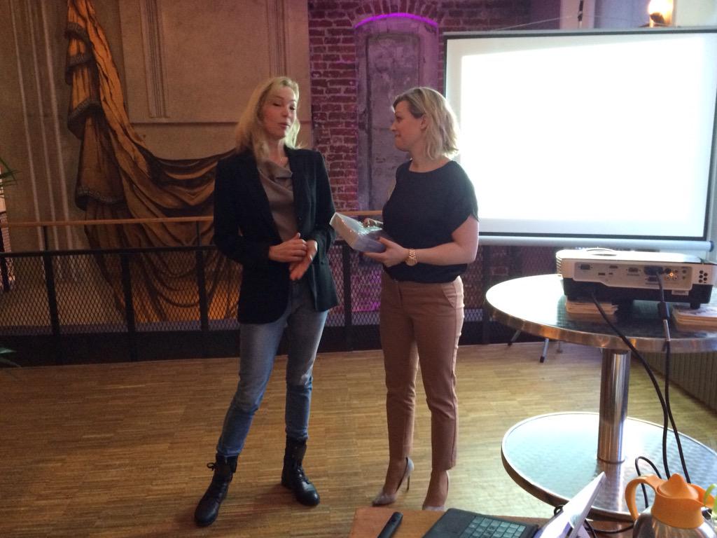 BNImartini's tweet photo. @rianijburg welkom bij @BNImartini met Tijdloos Beauty een 'mooie' aanvulling. http://t.co/XWmYrp9WA5