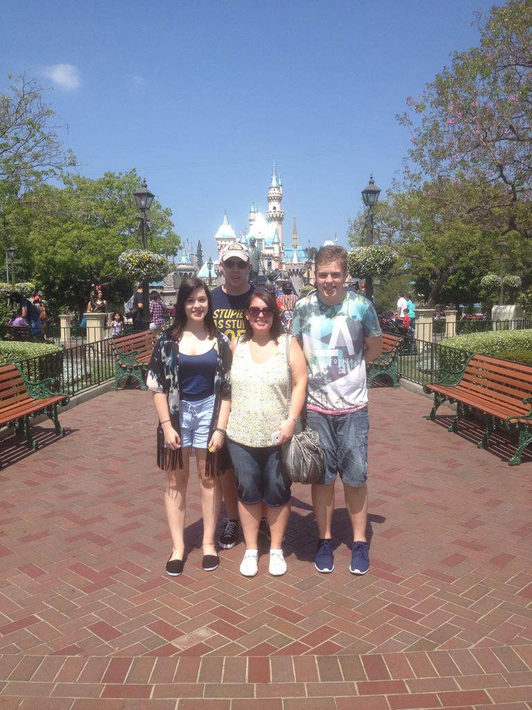 paulefarrow's tweet image. @FarrowAngela @Corie_NCFC @abby_farrow99