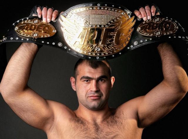 Fedor_FM's tweet photo. Follow @ShamilAbrek a promising heavyweight from Russia who makes his UFC debut this weekend #UFCFairfax http://t.co/dPKn64NFGT