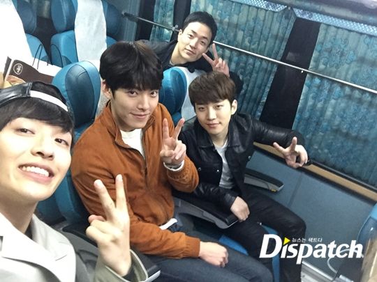 CBjhEIvUEAAqHux.jpg:large