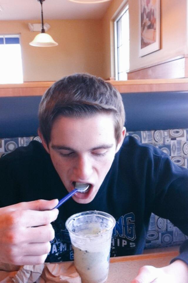 DavidKTooley's tweet photo. He eats the ass by the spoonful.#YouFull? @BPapin_15 😂😂😂😂 http://t.co/7ifREsVqvl