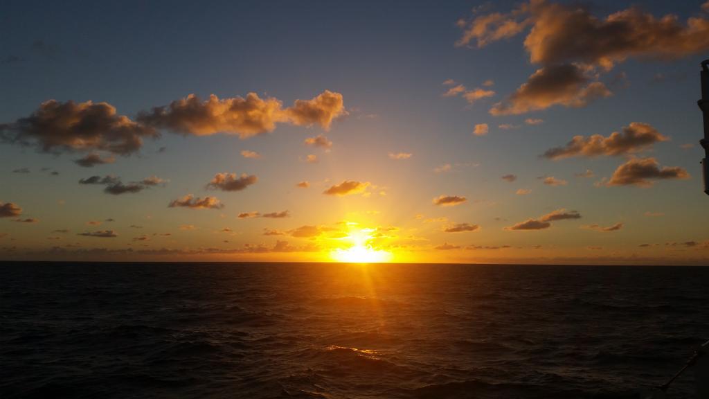 HavreVolcano's tweet photo. Not a bad #sunrise to wake up to for day of #research at #sea. 2 more weeks like this? Why not. #incredible #MESH15 http://t.co/ZPMO7vNXSS