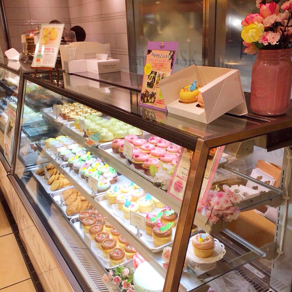 マグノリアベーカリー Magnolia 4 28まで東京駅一番街 トウキョウミタスに期間限定出店しています イースターカップ ケーキやサクラ 抹茶カップケーキも販売致しますので是非お立ち寄りください マグノリアベーカリー カップケーキ 東京駅 マグノリアベーカリー Magnolia 4 28まで東京駅一番街 トウキョウミタスに期間限定出店しています イースターカップ ケーキやサクラ 抹茶カップケーキも販売致しますので是非お立ち寄りください マグノリアベーカリー カップケーキ 東京駅