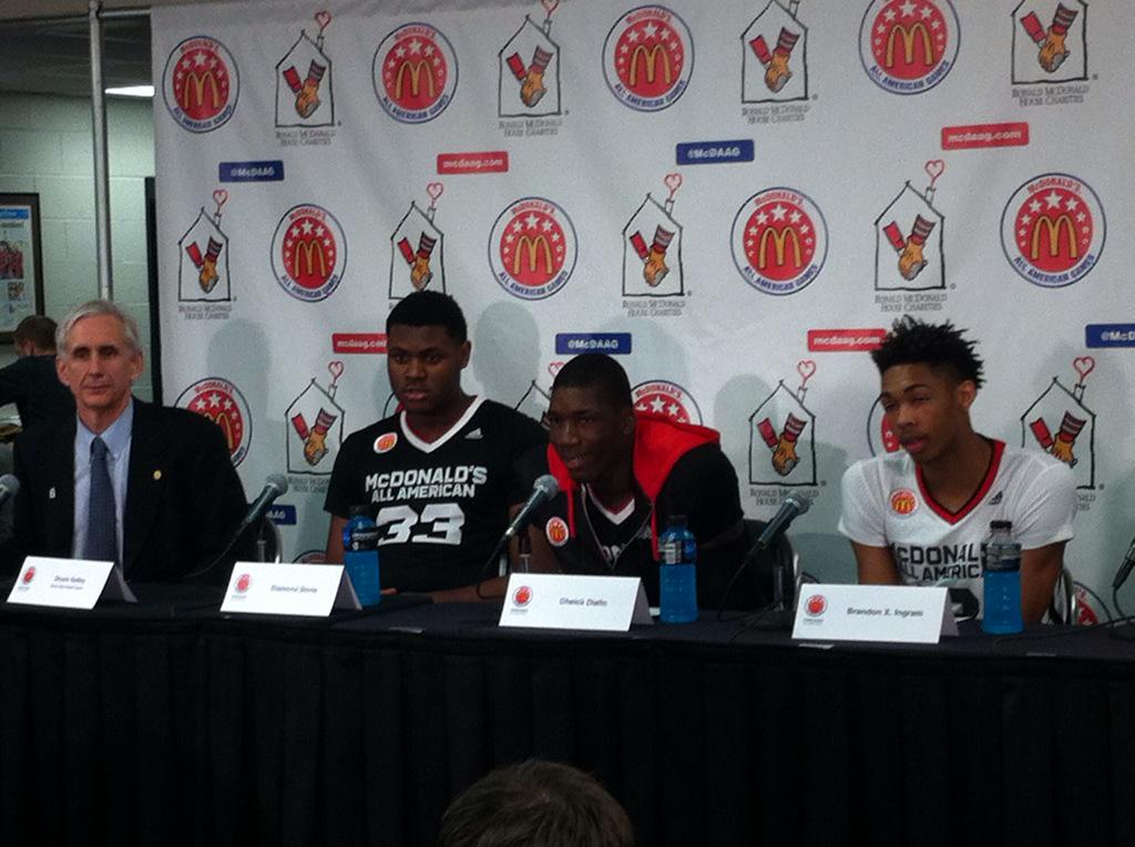 BMOAChicagoland's tweet photo. Final score of the boys game 111-91, East wins. Co-MVPs, Diamond Stone, Cheick Diallo, Brandon X. Ingram #McDAAG http://t.co/zgZ5OiL1LO