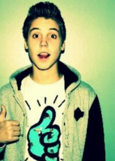 MachoMattt's tweet photo. Your the best keep doing what you do cause that makes you perfect @TheMattEspinosa http://t.co/sS5y2H3U93