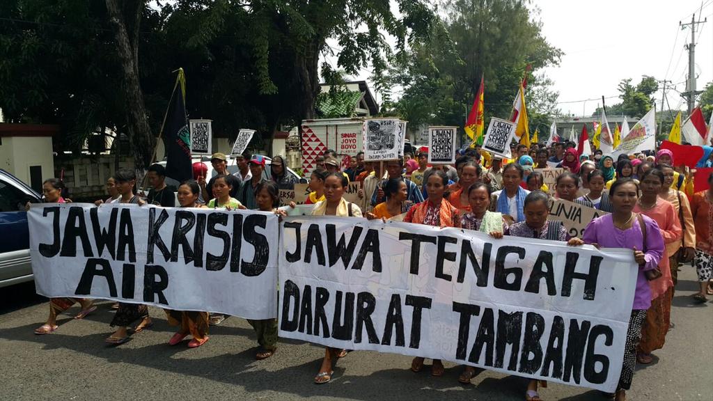 CahMbongwangann's tweet photo. #DemiTanahAir #DemiRembang #RembangMelawan #DaruratAir #Rembang #SaveKarts http://t.co/UUrO7CVXXW