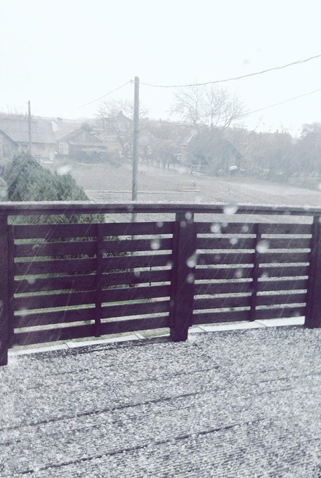 1'st april weather.. Incredible! :-D http://t.co/trF0Nat0O3